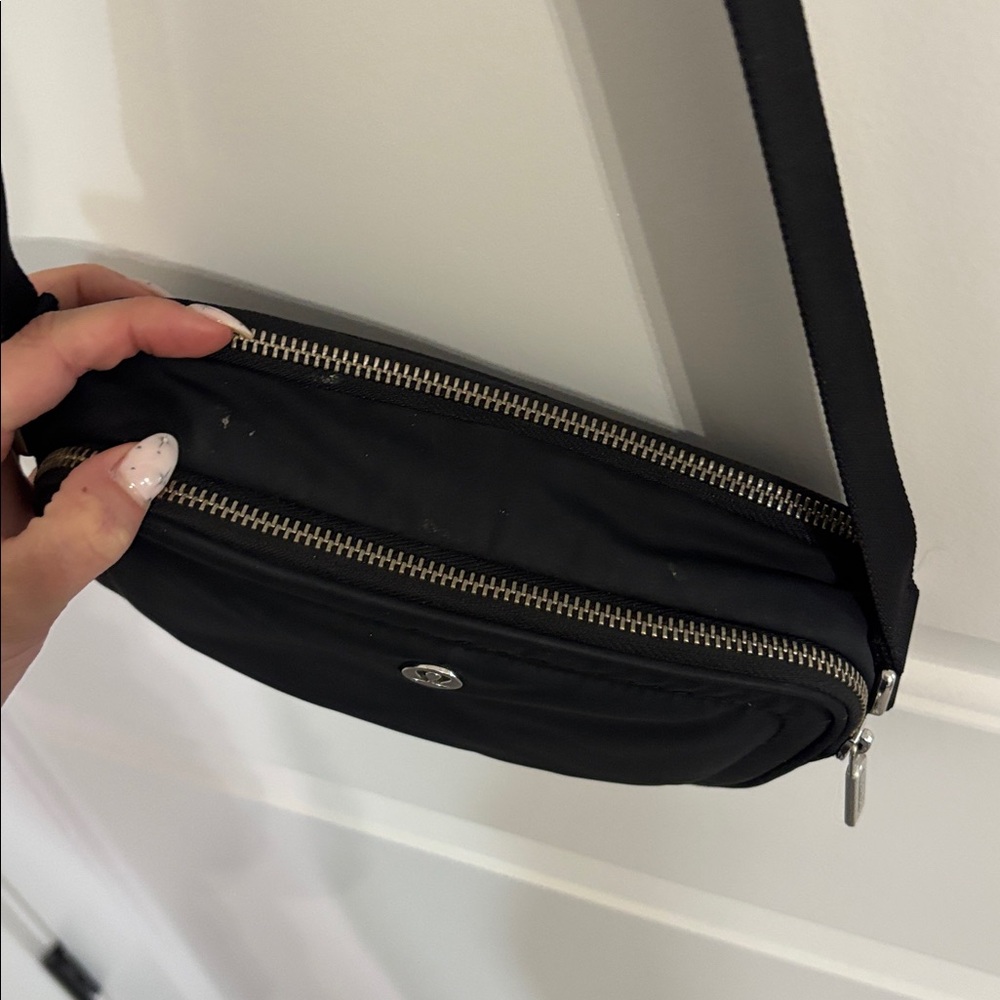 LULULEMON ATHLETICA Black Crossbody Bag - Picture 3 of 6
